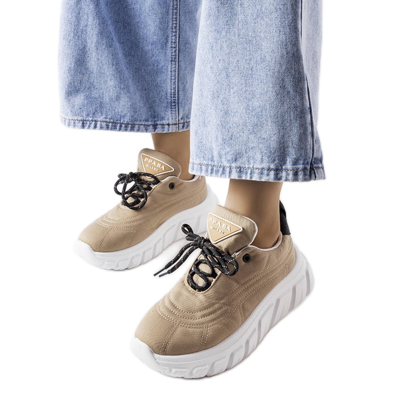 Sötét bézs színű tornacipő az Aisys-től