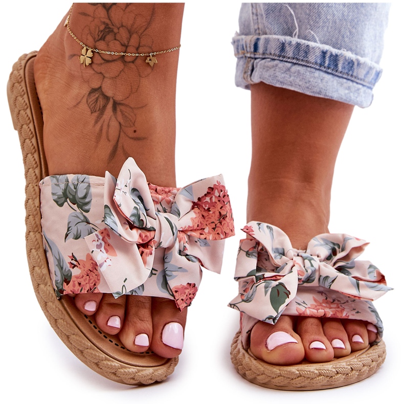 Női papucs masnival, bézs virággal