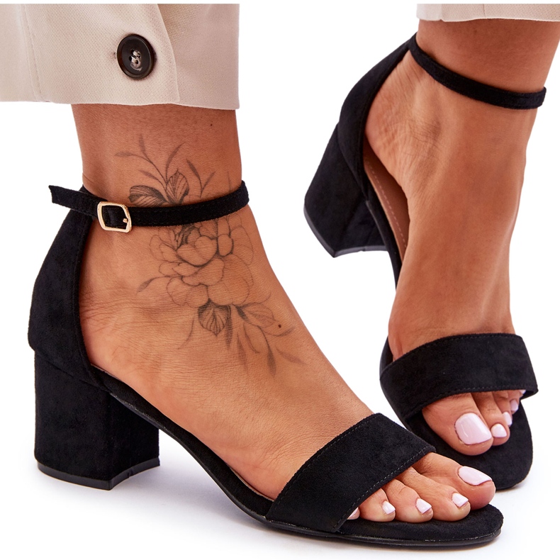 Fekete nászút alacsony sarkú klasszikus velúr szandál