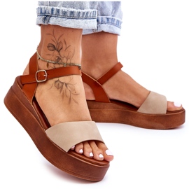 Kényelmes bőr szandál bézs-barna Tifena