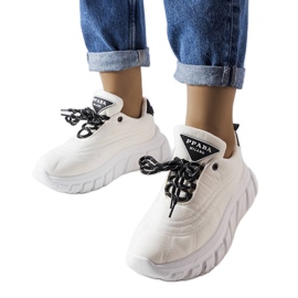 Inna Aisys fehér tornacipő