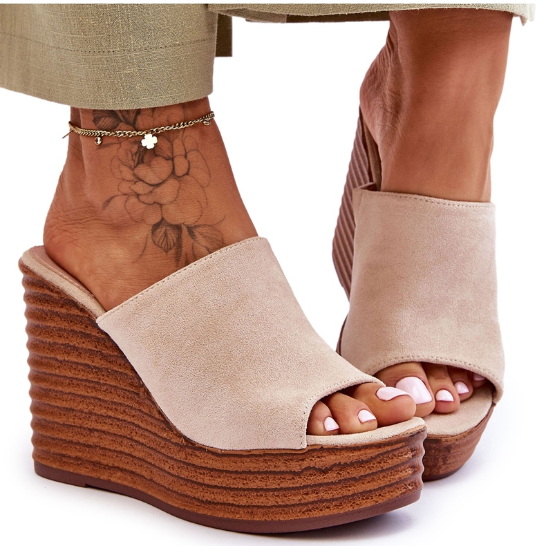 Könnyű Öszvérek Egy Masszív Platformon Bézs Jó Vibe