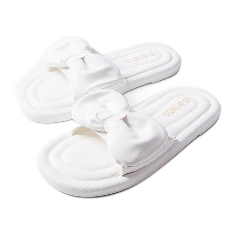 Lende fehér papucs masnival