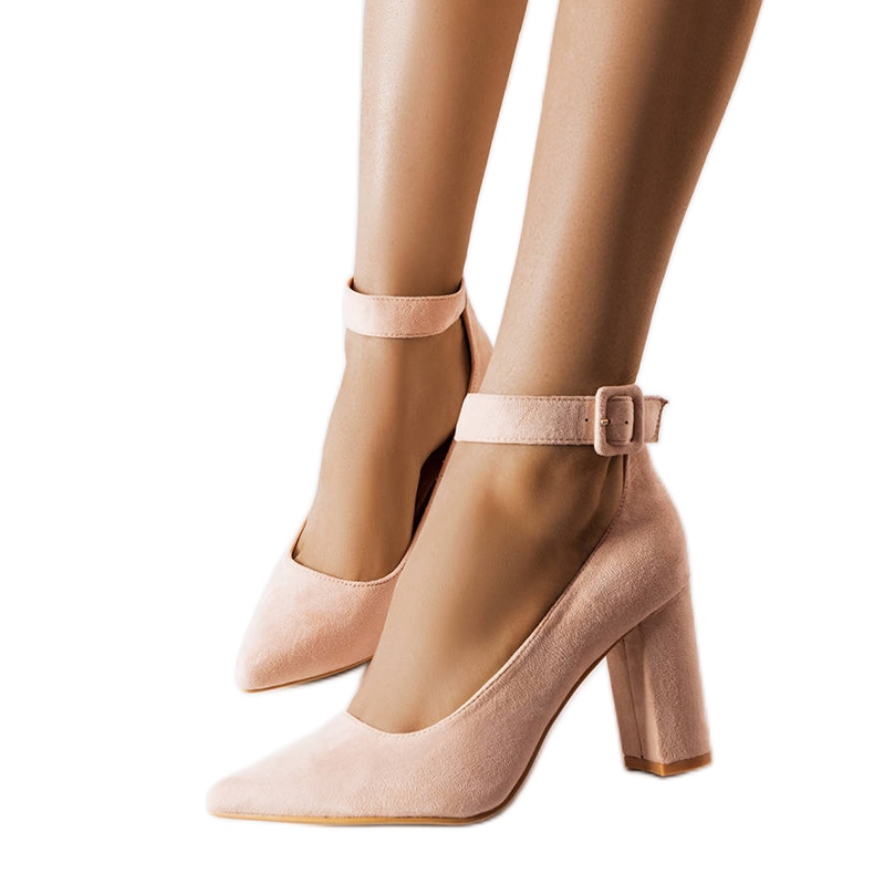 Inna Bézs sarokpumpák az Achentől