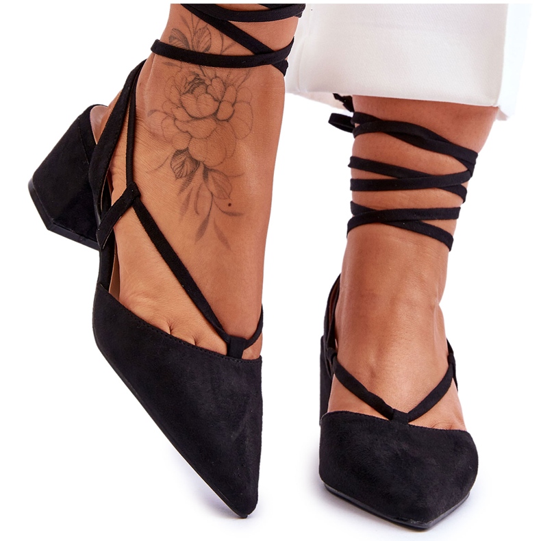 Fekete Carlotte csomózott alacsony sarkú szivattyúk