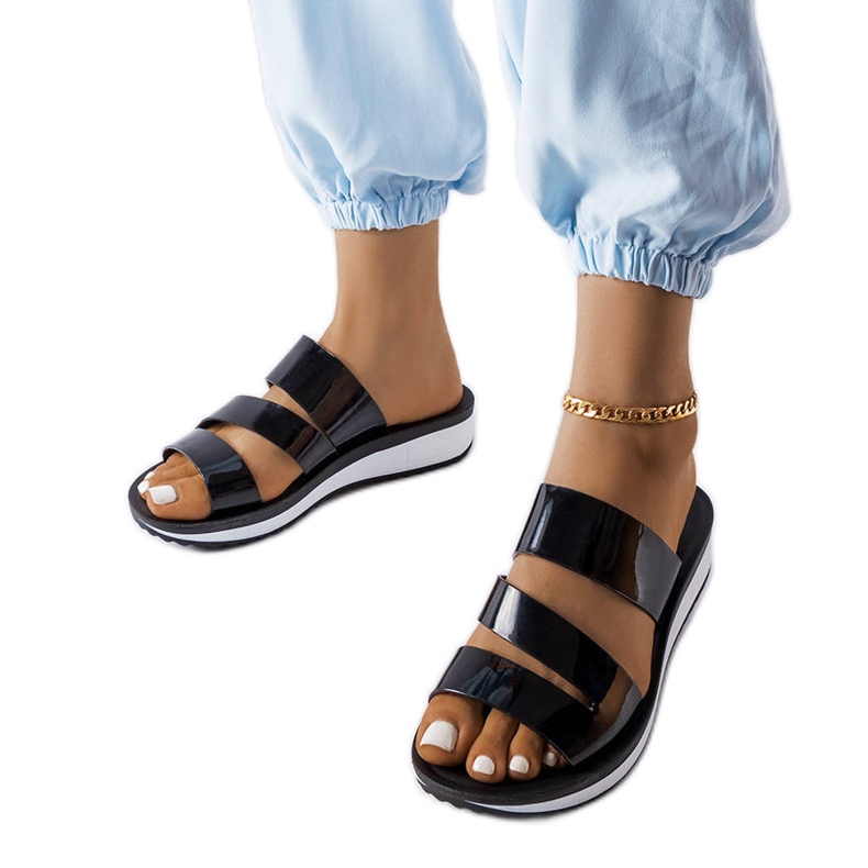 Inna Fekete lakkozott csúszdák a Tildétől