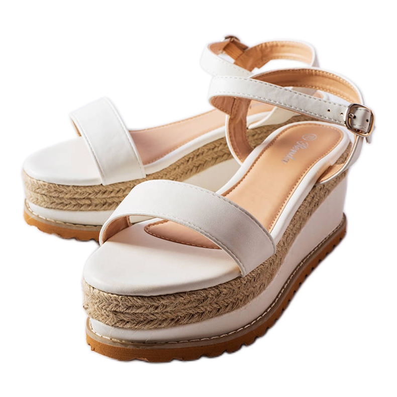 Fehér ékszandál az Access márkától Fehér ékszandál az Access márkától