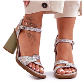 Sarkú bőrszandál Maciejka 06029-24 fehér-zöld