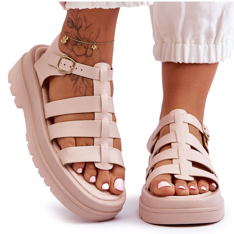 Bőr szandál bézs Colet csíkokkal