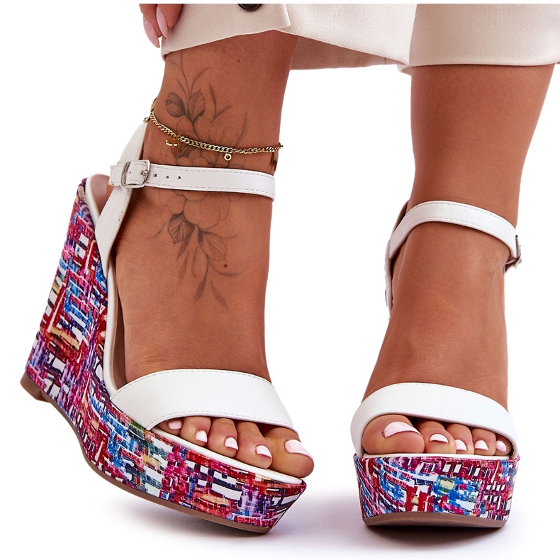 Női Szandál Egy Színes Ék Fehér Malibu