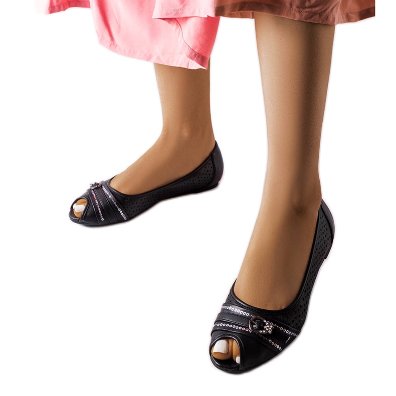 Fekete áttört balerinák strasszokkal a Creek-től