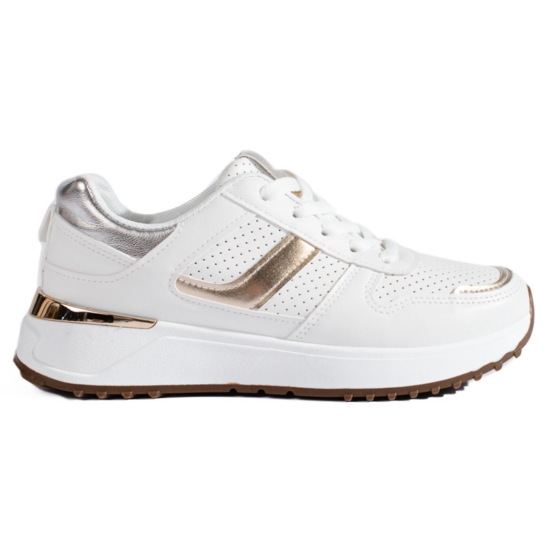 Fehér tornacipő a Shelovet platformon