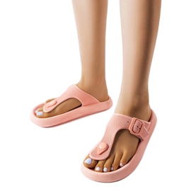 A márka rózsaszín platformszandálja Moretti A márka rózsaszín platformszandálja Moretti