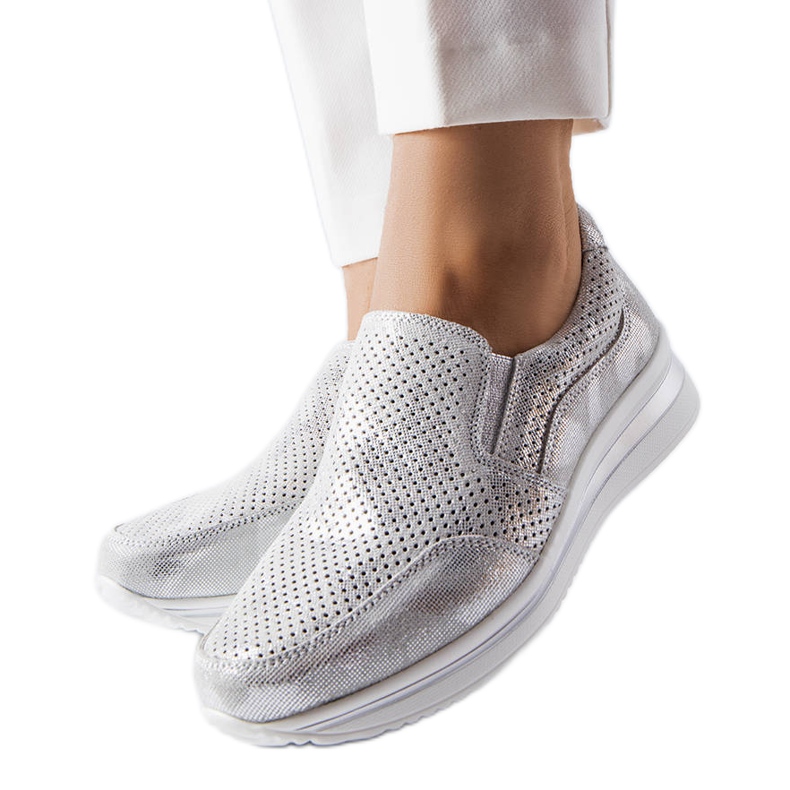 Ezüst áttört ék cipők