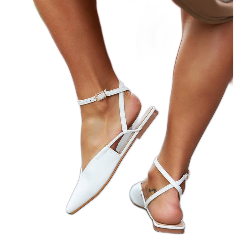 Lazzaro nyitott sarkú fehér lapos