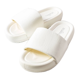 Franco fehér platformpapucs