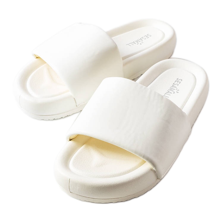 Franco fehér platformpapucs