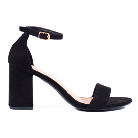 Klasszikus női szandál bézs Shelovet oszlopon fekete