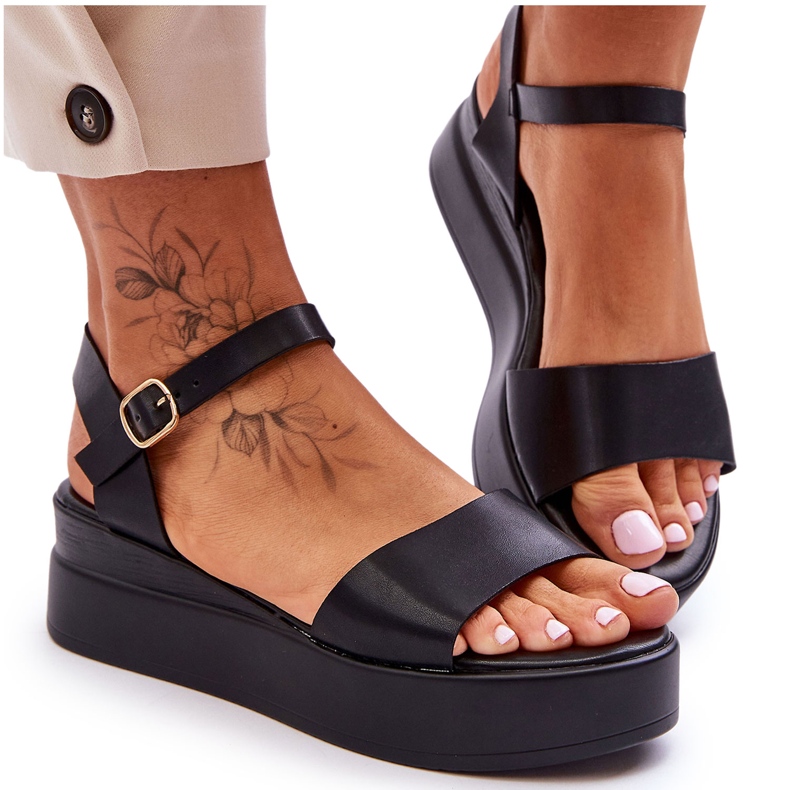 Kényelmes bőr szandál fekete Tifena