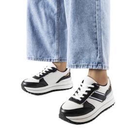 Fekete tornacipő csillogó betétekkel a Lang márkától fehér Fekete tornacipő csillogó betétekkel a Lang márkától fehér