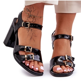 S. BARSKI Lakkozott S.Barski 80-3 magassarkú szandál fekete