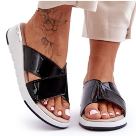 Lakkozott alacsony ékpapucs S.Barski AL22469 Fekete