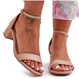 Bőr szandál sarkú Sima bézs Inspire Me! Bőr szandál sarkú Sima bézs Inspire Me!