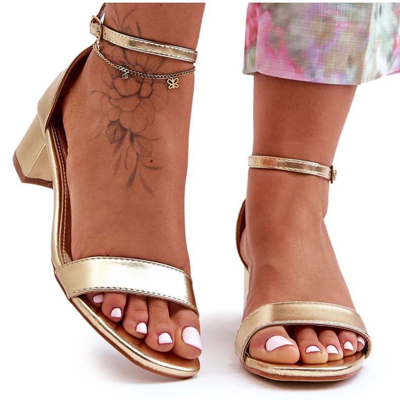 Bőr szandál sarkú sima arany inspirálj! aranysárga