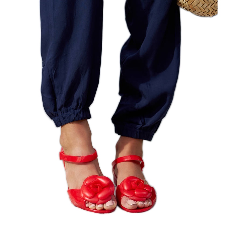 Piros balerina virággal