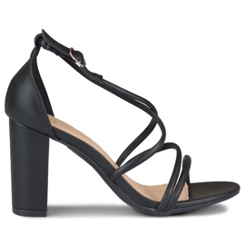 Fekete női szandál az Isan poszton