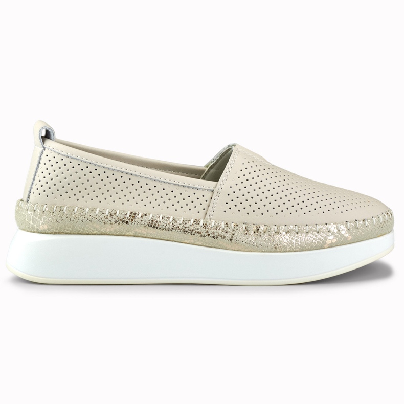 Női bézs áttört bőrcipő