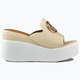 Elegáns bézs színű női ékpapucs