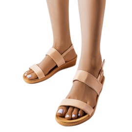 A Grottazzolina bézs ékszandálja A Grottazzolina bézs ékszandálja