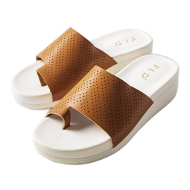 A márka barna ékszandálja Monferrato A márka barna ékszandálja Monferrato