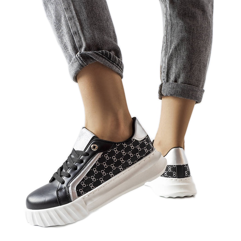 Fekete platform tornacipő a Giuseppe-től Fekete platform tornacipő a Giuseppe-től