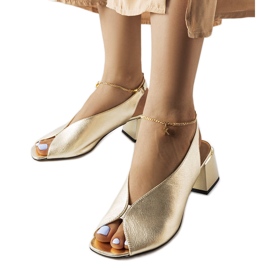 Karino arany blokk szandál aranysárga