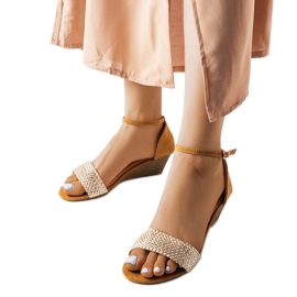 Arany Veltri ékszandál aranysárga