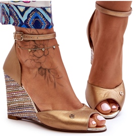 Bőr ékszandál Laura Messi 2603/784 arany aranysárga Bőr ékszandál Laura Messi 2603/784 arany aranysárga