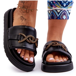 Női szandál díszítéssel Fekete Verso