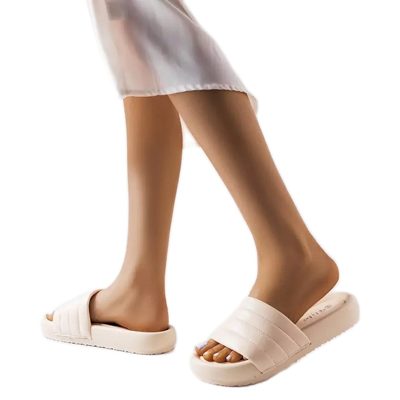 Bézs színű alkalmi papucs a Skillentől