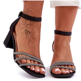 PG1 Fényes sarkú szandál fekete Enenor