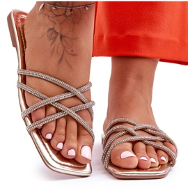 Női papucs csíkokkal és strasszokkal Arany Leomi aranysárga