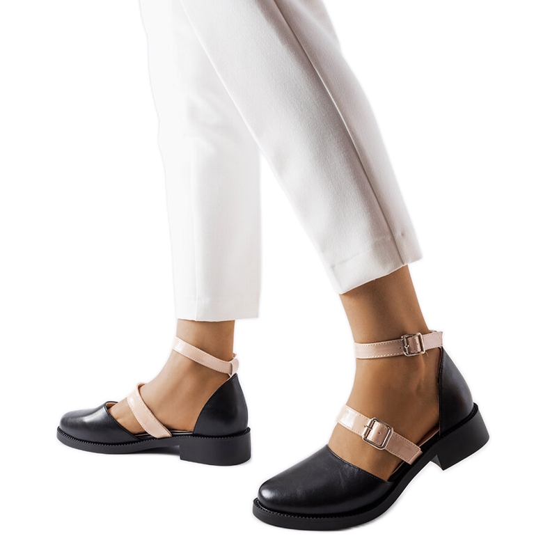 A márka fekete női szandálja Josiane