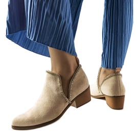 Ditten strasszokkal díszített bézs bokacsizma