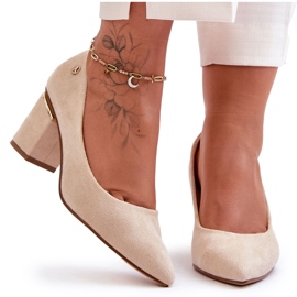 Klasszikus velúr magassarkú pumpák világos bézs Derren díszítéssel