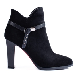 Shelovet velúr sarkú csizma fekete