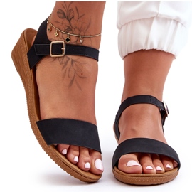 Klasszikus alacsony ékszandál fekete Arya