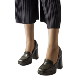 Sötétzöld pumpák az Inès-től Sötétzöld pumpák az Inès-től