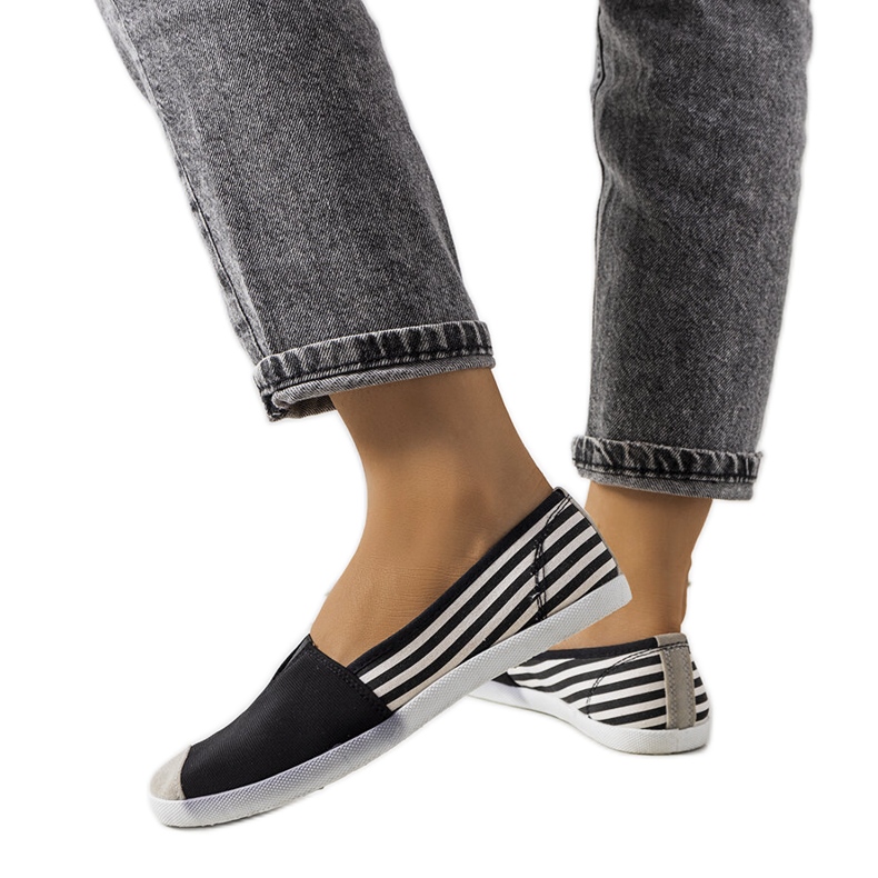 Fekete textil tornacipő a Harlee-től