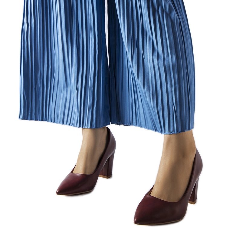 Inna Gesztenyebarna sarokpumpák a Maurelle-től piros